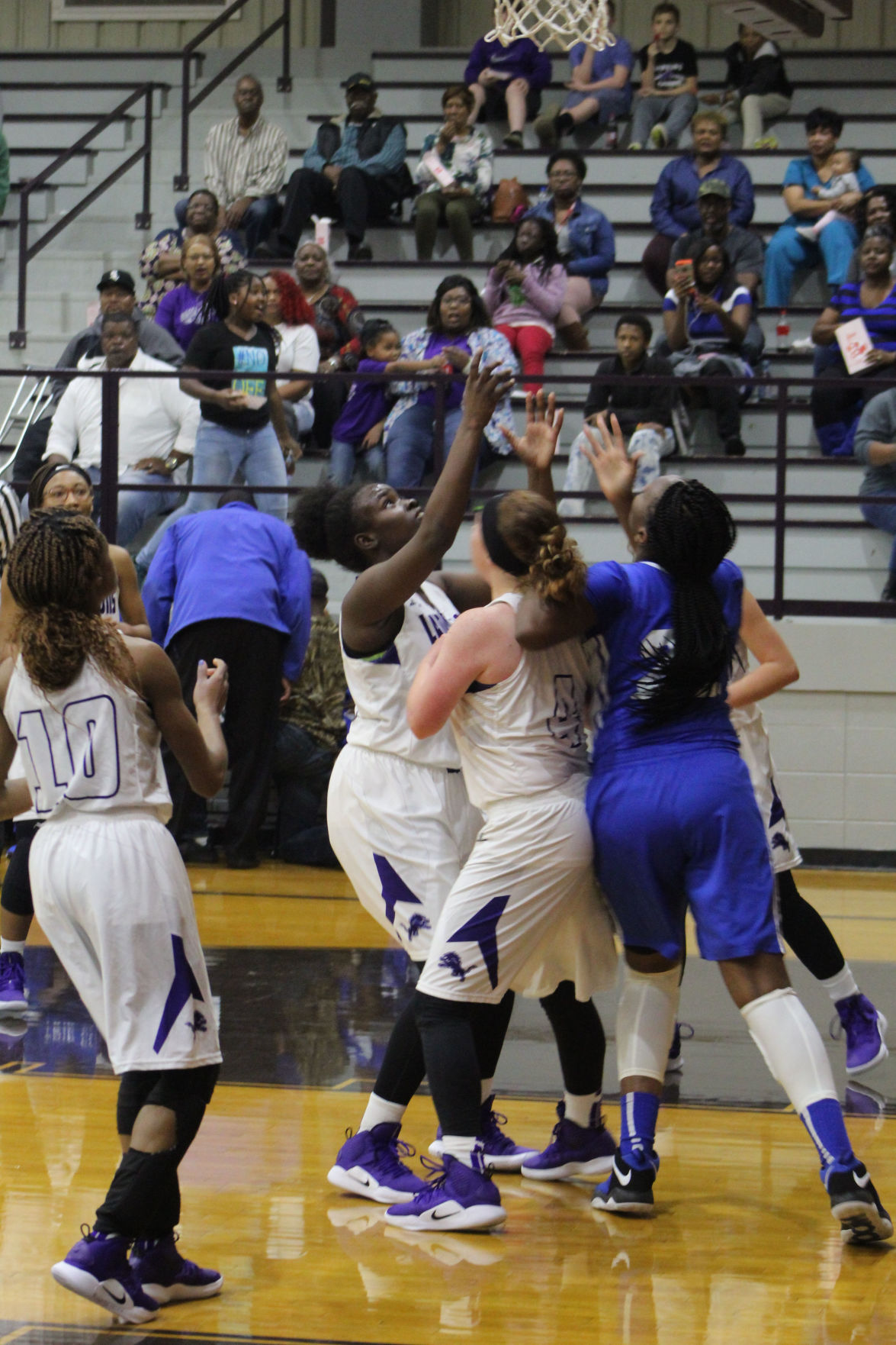 Lady Lions vs Strong